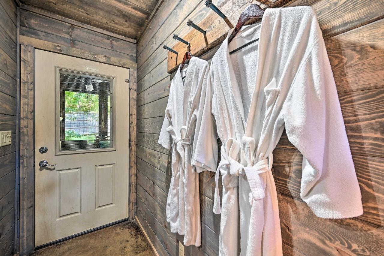 Luxe Broken Bow Cabin With Tesla Charging Station Stephens Gap Exteriér fotografie